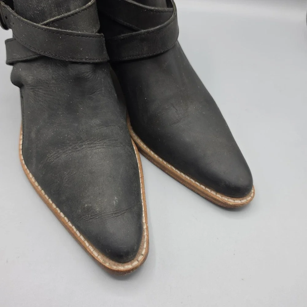 Free People Ankle Boots Womens 38 Black Leather Distressed Pointed Ankle Strap
